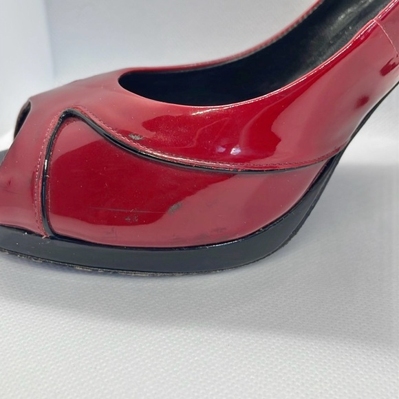 Ann Taylor Peep Toe Patent Leather Red Platform Heel Pump/black piping. Size 7.5 - Picture 15 of 17